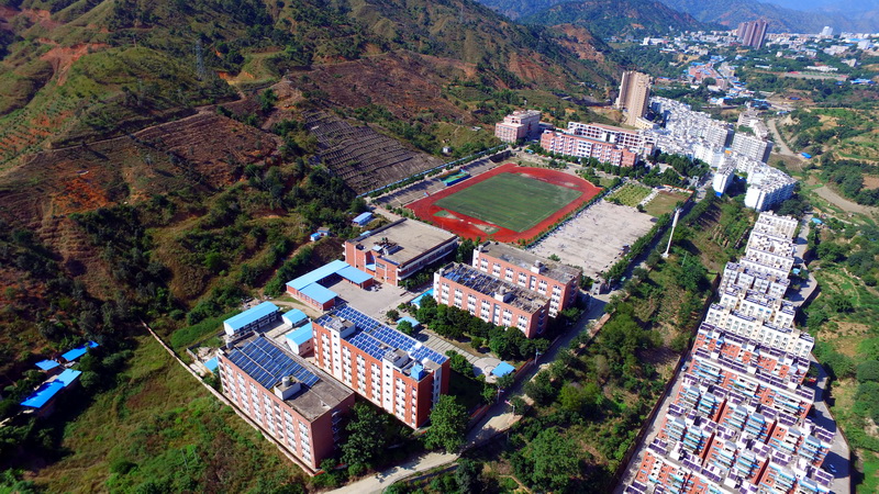 俯瞰校园.jpg 俯瞰校园.jpg